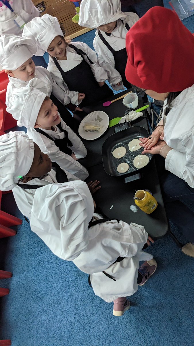 newsearles1's tweet photo. If You Give A Pig A Pancake with Mrs. Kosow @NASHUASCHOOLS @SarfdeK @mariojandrade #OneNashua https://t.co/EW8u0Rr6b3