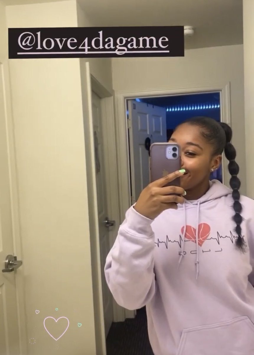 L_ve4dagame's tweet photo. 😍😍😍 @MiLeia04 sporting her #L4DG hoodie!! Gotta L🏀VE it‼️#Dedication #Perseverance #Commitment #Passion #Motiv8 #LoveIt #DailyDeposits #EarnIt #Sacrifices #Goals
L🏀VE4DaGAME https://t.co/a0der4ax0J