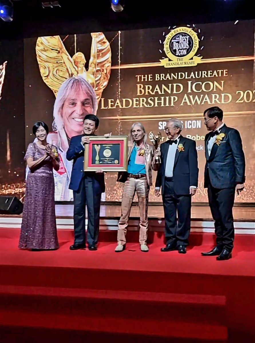 frenchspiderman's tweet photo. Awards Sports Icon 2023 The Brandlaureate leadership Kuala Lumpur 20 March 2023
#alainrobert #motivationalspeaker #inspirationallife #publicspeaking #asiaconference #seoulconference #asiaseminar #athlete #kualalumpur https://t.co/5v3HblLcM6