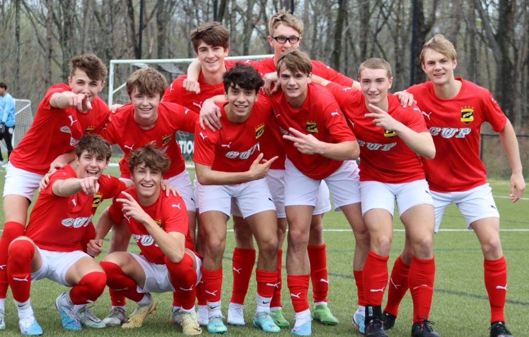 CincyUnitedCUPB's tweet photo. SHOUT OUT to CUP National League teams CUP U18NL (pictured in yellow) and CUP O6 Gold (in red) who qualified for National Championship competition based on their wins at the Greensboro Showcase last weekend.GREAT WORK GUYS!  Good luck at Nationals! #cincyunited https://t.co/LR5jvKSSUY