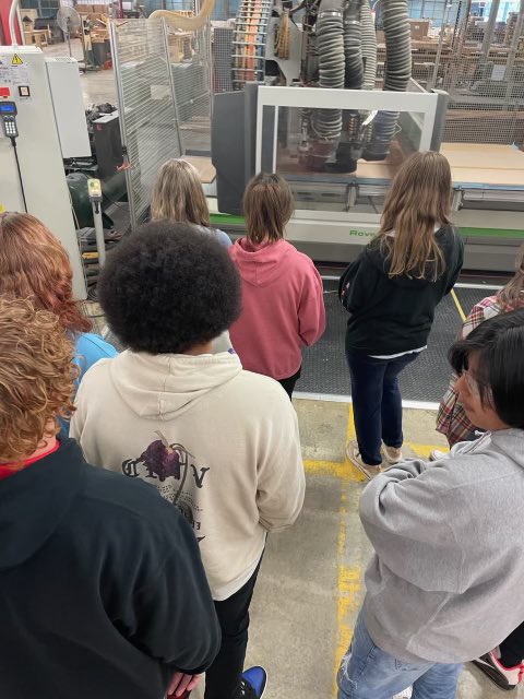 TRMSFalcons's tweet photo. Thank you, @ashuping05, @WPCC_Pioneers and @BurkeCoSchools for the opportunity our 8th graders had today! #allinBCPS #ignitelearningBCPS https://t.co/vOC0lJmuQr
