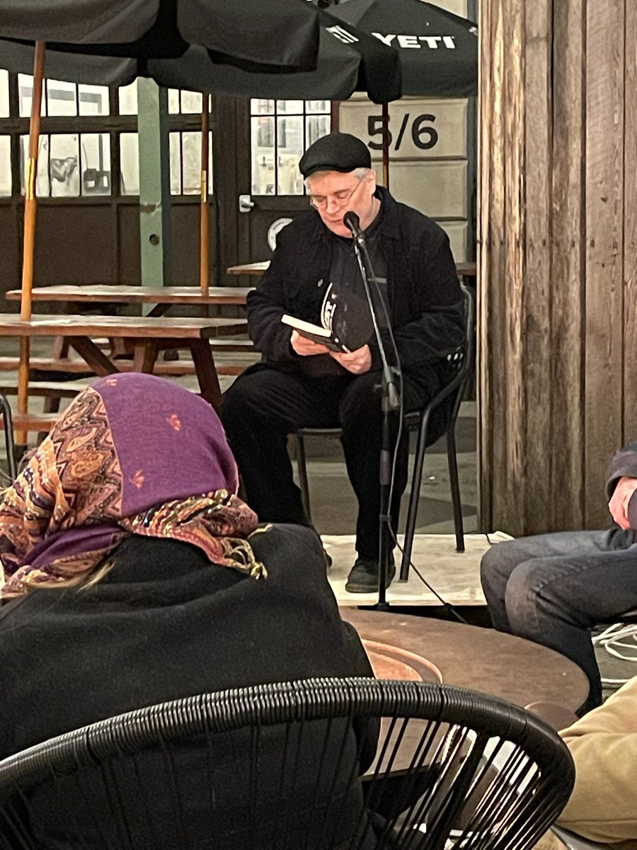 amy_grech's tweet photo. @MichaelTCisco reading @barrowsintense @IndustryCity #InPersonAuthorReading https://t.co/93OFi9YSAt