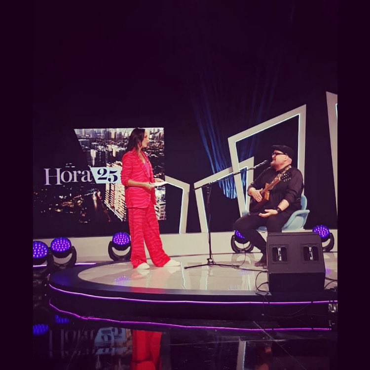 Hoy a la 12 de la noche: <a href="/blancalewin/">Blanca Lewin</a> entrevista al gran <a href="/AlainJohannes/">Alain Johannes</a> en el nuevo programa de <a href="/NTVChile/">NTV Chile</a> (el canal cultural de <a href="/TVN/">TVN</a>) #LaHora25 - grandes historias y música en vivo. No se lo pierdan! ⚡️