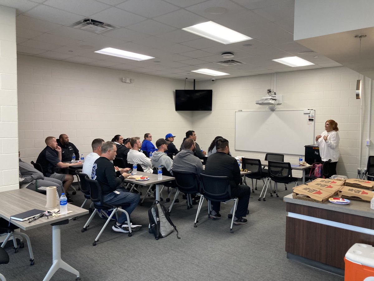 PfISDAthletics's tweet photo. Great turnout tonight to 👂 to a legend @CoachFarney. Thank you @HuttoHighSchool @pfisd @GeorgetownHS
PFISD Head Coaches Academy is on 🔥!
Next meeting will be “mock interviews”!
#alwaysgetbetter https://t.co/geamy0qfmM