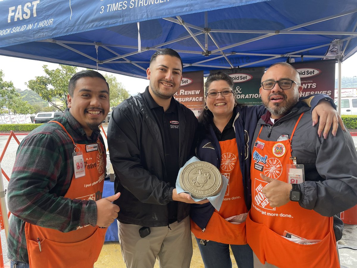 LuisRapidset's tweet photo. 🚨 Rain or Shine! Team Glendora #6617 took care of its PRO’s 💪🏼 
 The feedback on Rapidset’s new Asphalt repair mix was incredible! Only at The Home Depot! 

Thank you @CasolaNoel for the amazing hospitality! 

#proappreciationweek #exclusivepartner https://t.co/se2mbaKKtp