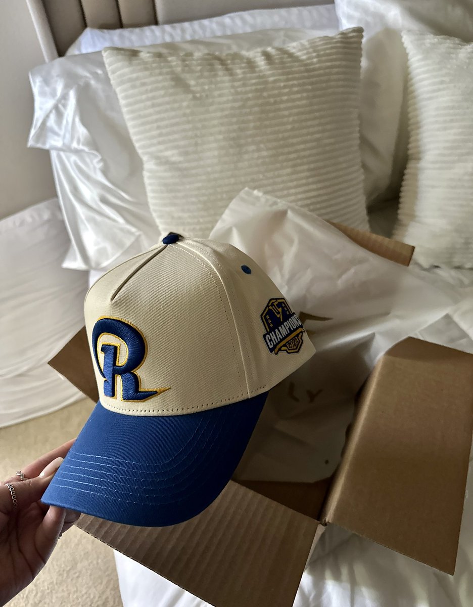 Tiffanyy tweet media