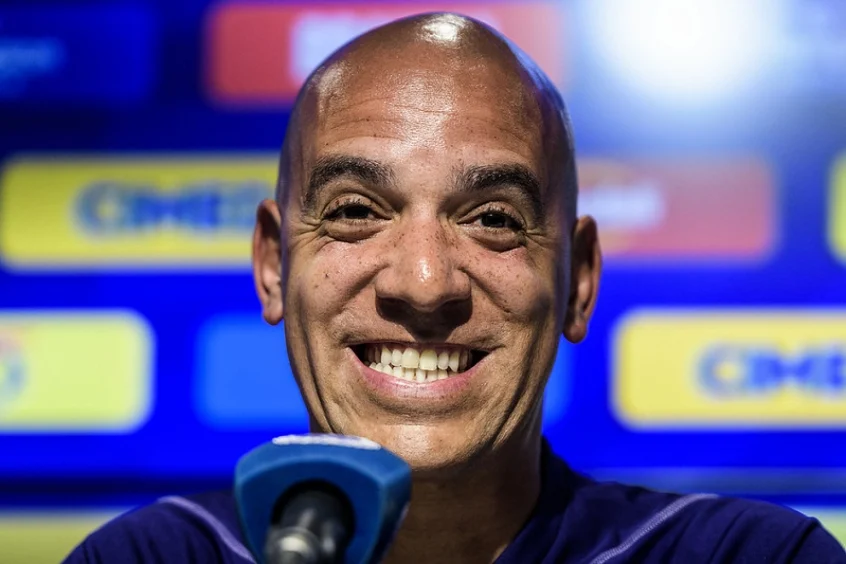 goleada_info's tweet photo. Paulo Pezzolano contra equipes da Série A:

⚔️ 9 jogos
✅ 0 vitórias
⚖️ 1 empate
❌ 8 derrotas

Pepa contra equipes da Séria A:

⚔️ 1 jogo
✅ 1 vitória

São números... 😅

📸 Reprodução https://t.co/ZSCPjyVria