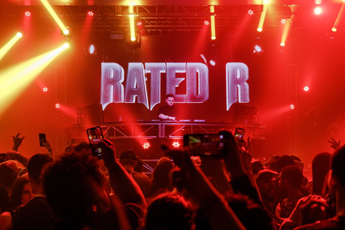 etherpresents's tweet photo. 🌪️ TORNADO WARNING 🌪️
@bandlez, @ratedr, & more are about to knock the roof off of Bass Station this Saturday
✦ https://t.co/0rk9d4uHBB 🎟️
✦ Bass Station📍
✦ @WubLifeEnt x @BassStationChi x @etherpresents ✦
#WubLife #BassStation #EtherPresents #Bandlez #RatedR https://t.co/c3MxDvLxTK