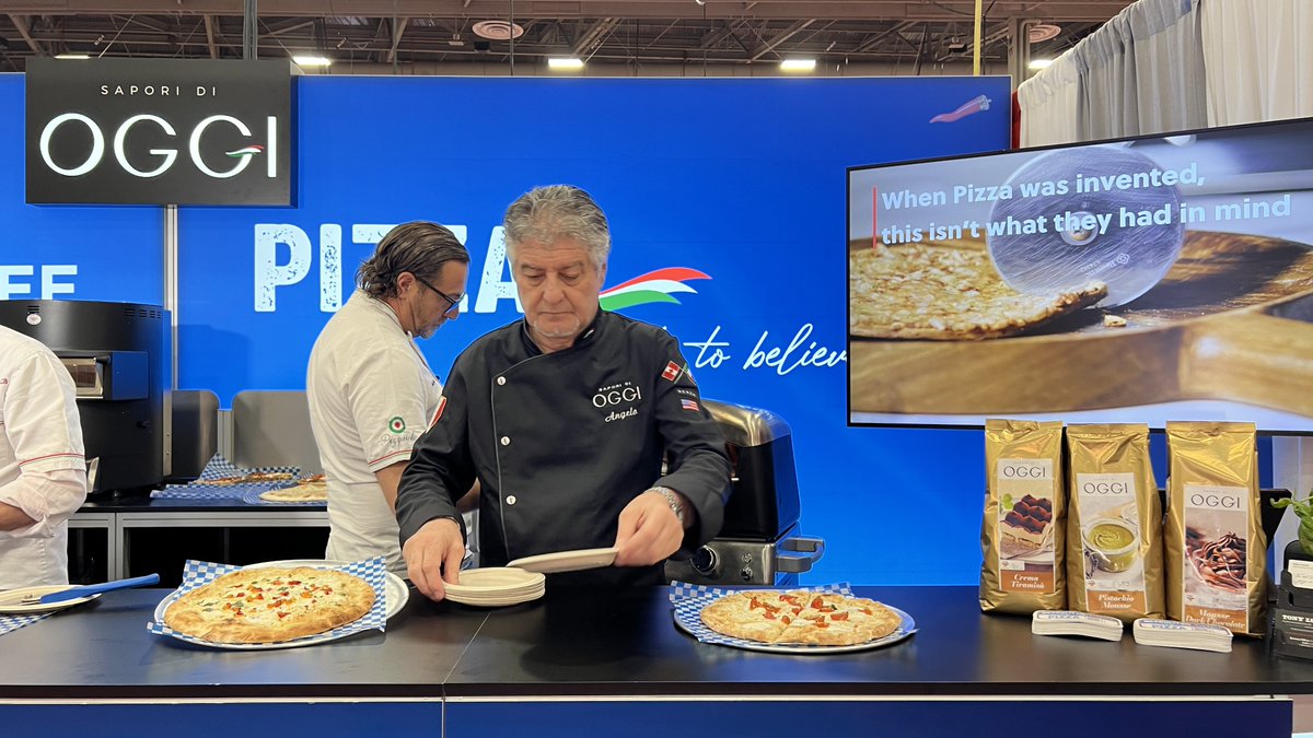 It’s raining in Las Vegas right now, but it was nice and toasty inside the <a href="/PizzaExpo/">Pizza Expo</a> today! The <a href="/LasVegasNOW/">Las Vegas NOW</a> show’s <a href="/jillianlopeztv/">Jillian Lopez</a> was there trying delicious #glutenfreepizza by the <a href="/Oggifoods/">Oggi Foods Inc.</a> family. There’s more to discover tomorrow on the last day of #PizzaExpo! <a href="/LVCVA/">Vegas Means Business</a> 🍕