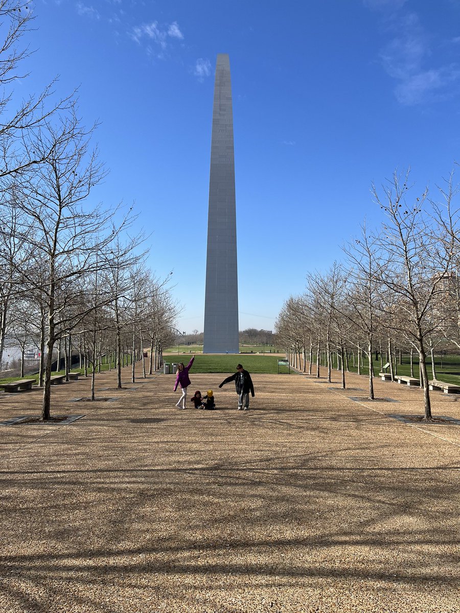 mkuensti's tweet photo. Thanks to some pre-planning in January, we were able to spend 36 hours in St. Louis! #magichouse @TedDrewes @StLouisArch https://t.co/GDO3frzr8Q