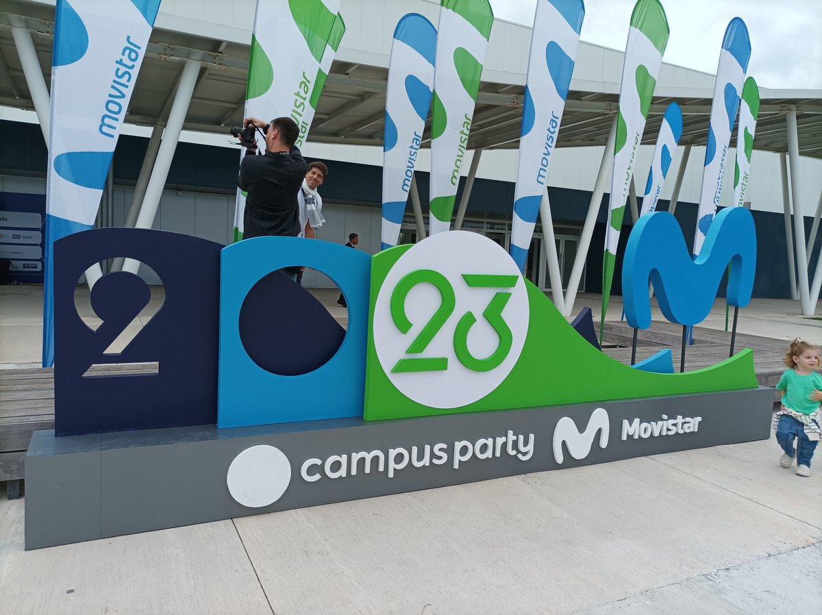 RutaRuda's tweet photo. El pasado  24 y  25 de marzo participamos en el @campuspartyuy  
Vivimos una experiencia increíble aprendiendo sobre nuevas tendencias y tecnologías que están dando forma a nuestro mundo. 
¡Agradecemos a @ethereumuruguay por la oportunidad! 
#Uruguay #Tecnologia https://t.co/StbzyGrJ2Z