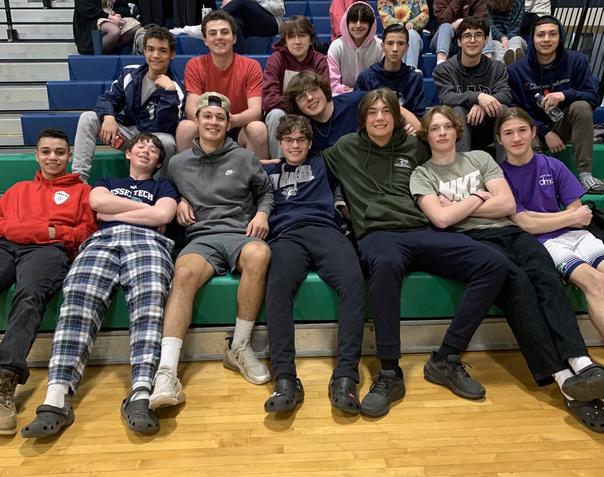 EssexTechVball's tweet photo. Got to cheer on CJ Klass β20 and @EndicottMVB as they battled in the Nest tonight. Great win! Learned lots watching! #almostourturn #volleyballisfun https://t.co/XR8eoSxkBy