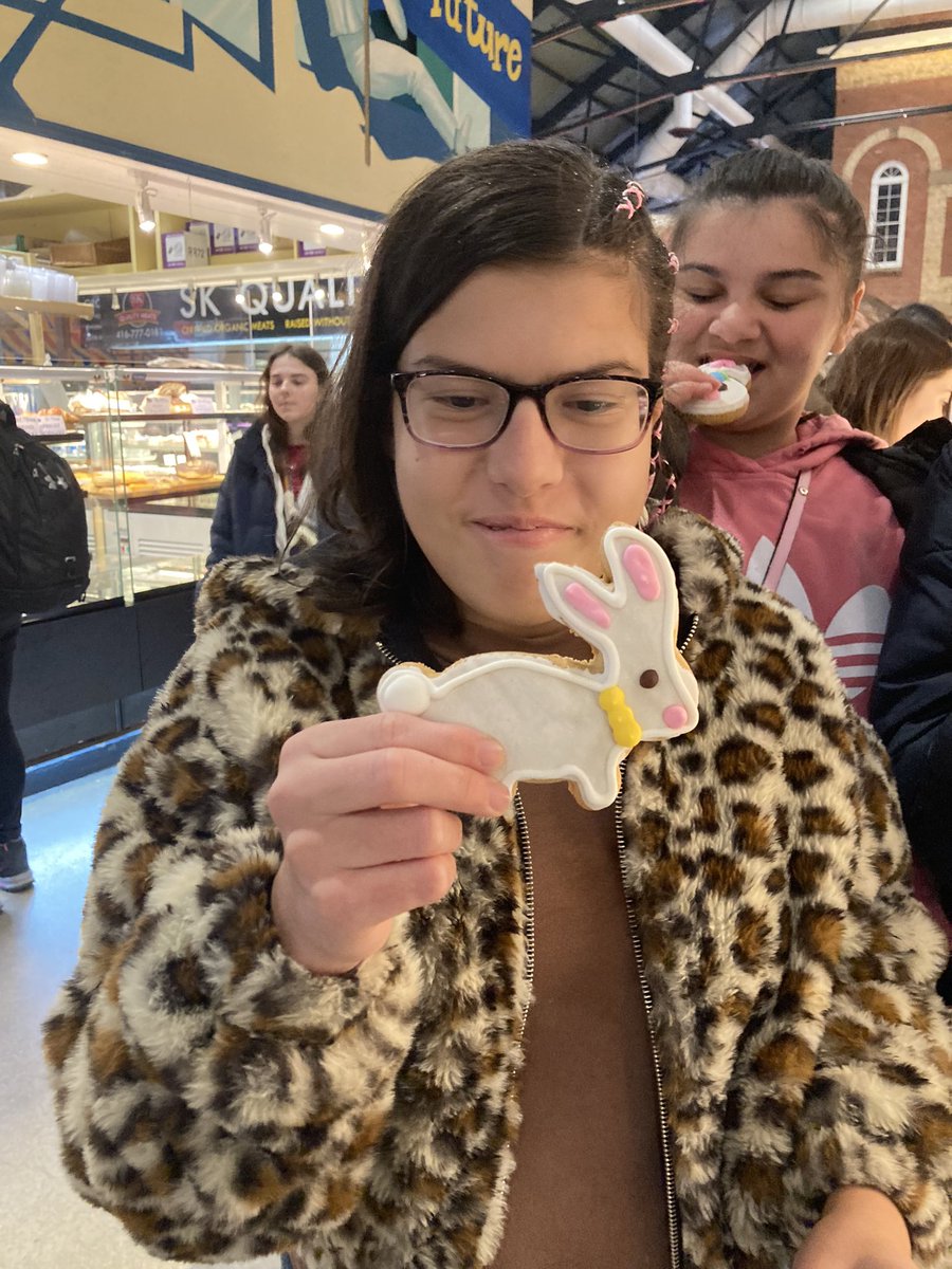 MrsAdamsHRM's tweet photo. The grade 8 grad trip fun continues with a stroll through St.Lawrence Market and a sweet treat.@HolyRosaryM @NatachaMoniz https://t.co/s84w5K40uM