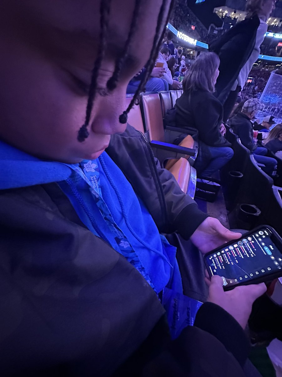 tedgehog_'s tweet photo. #LeafsForever https://t.co/flpIBYw42J
