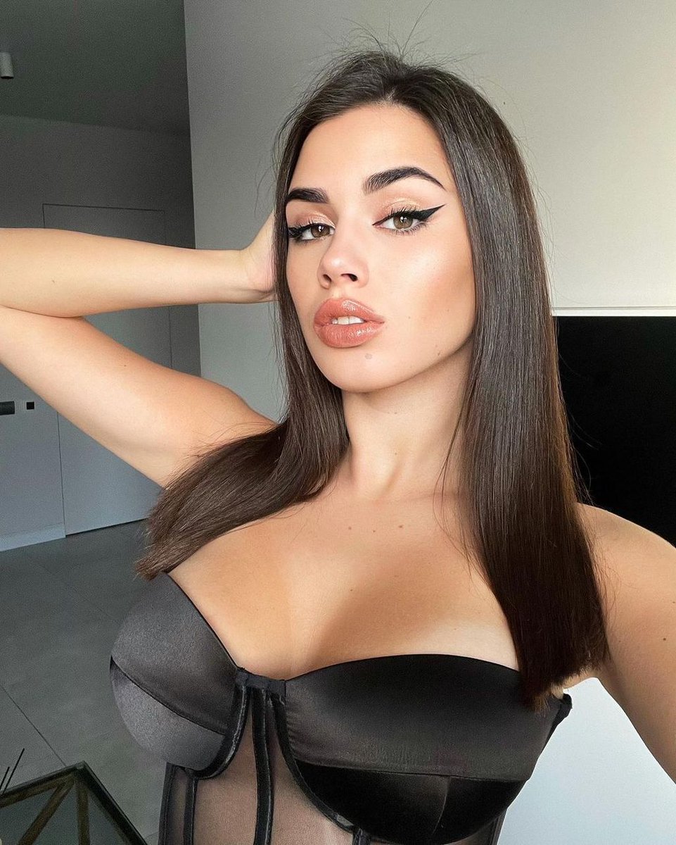 Or maybe "blush?". When you're nice, the cute waiter lets you order off the kid's menu And gives you his number. #vintage #wifeshared