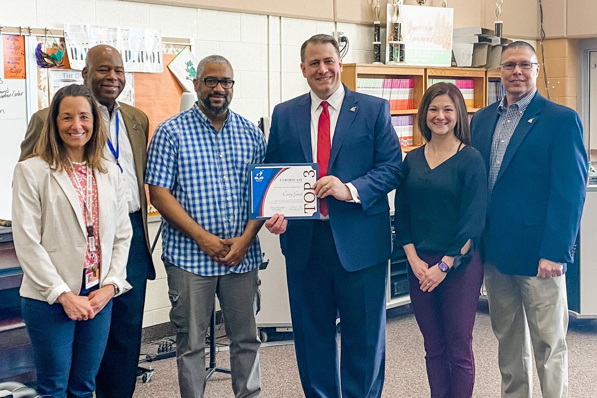 MrsSullivanMVHS's tweet photo. Congratulations to Mr. Gault for being recognized as one of @SCPSchools TOP 3 finalists for First Class Teacher of the Year! He is a phenomenal chorus teacher and we are lucky to have him! #viewpride https://t.co/hpGUPe3KGd