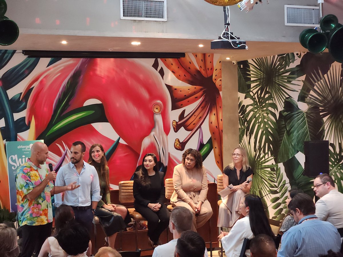 volvoshine's tweet image. A little *light* rain 😂 didn&apos;t stop us from kicking off #MiamiTechMonth with a bang! We even got some special programming thx to @eMergeAmericas 😍
@chrisadamo_ @sarahendline @deLisserRobin @brunosavoca @jdanjohnson @kbclauson @EmilSkandul @KielBerry @paobelt @Bellumio…