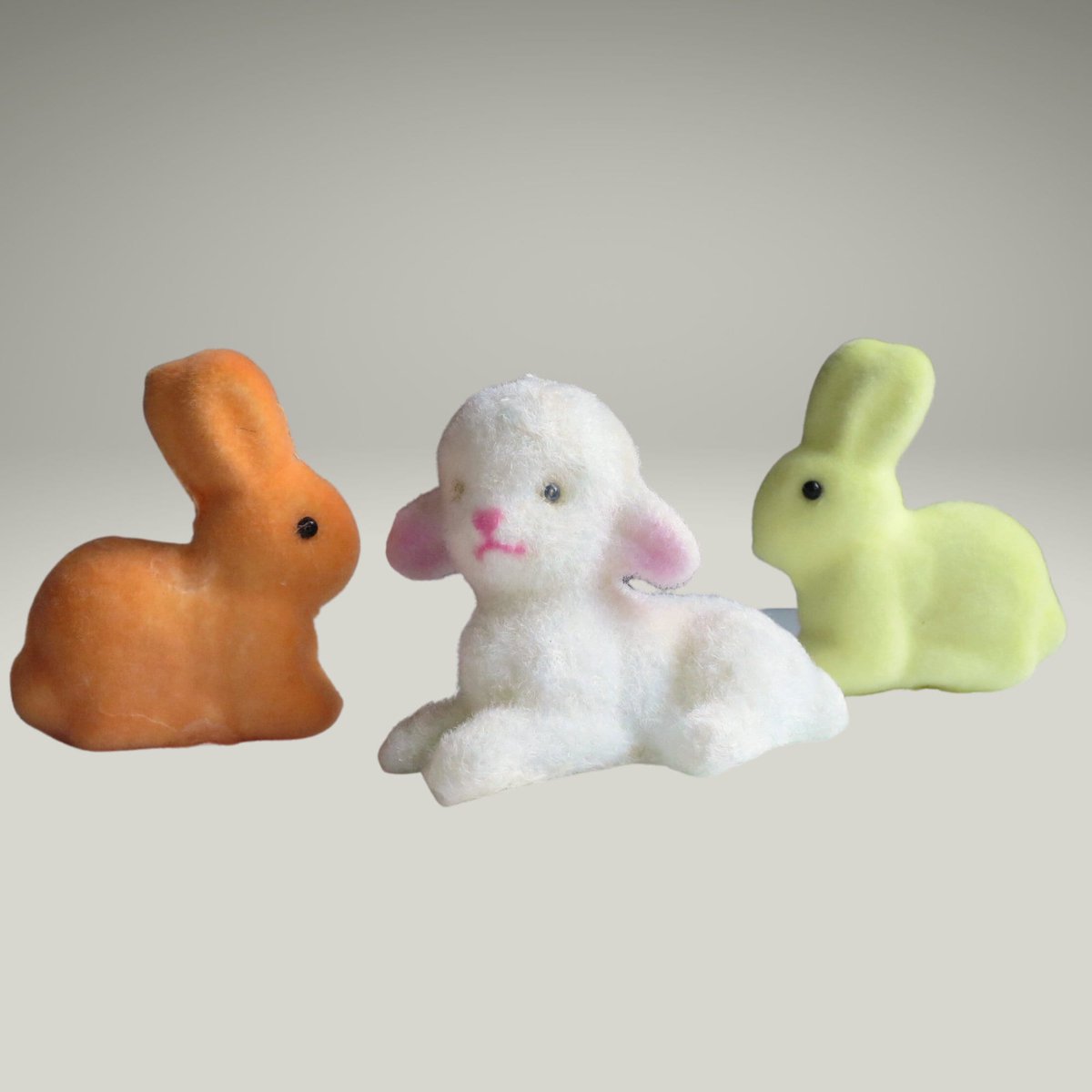 swirlingO11's tweet photo. Flocked Lamb and Bunnies, MCM Pastel Mini Animals for Spring Decor or Basket Filler https://t.co/Iw8eTPEj3B #Vintage4Sale #EtsyteamUnity #SMILEtt23 #SpringCenterpiece https://t.co/VAHftXk9UB
