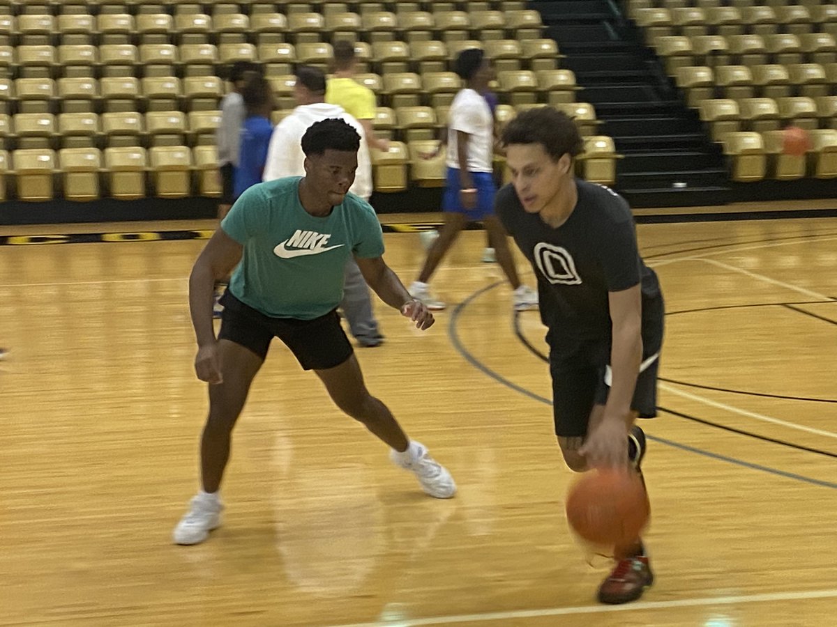 Mumphrey vs. Mumphrey. <a href="/Shawn17049735/">Rashawn Mumphrey</a> <a href="/AdrianMumphrey/">𝓐𝓭𝓻𝓲𝓪𝓷 𝓜𝓾𝓶𝓹𝓱𝓻𝓮𝔂</a>