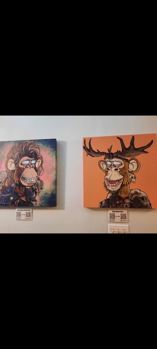 AdrianaPeppers's tweet image. Upon entry at #Tidbits (aka home of the Golden Zinu) in Pine Mt GA you will B welcomed by this happy #AAPES Couple 😃I was inspired, made my friends Custom Golden Sauce Me Caddy&apos;s to house @David_Inu_  #AApeHotSauce at my favorite Burger Joint in GA  🍻