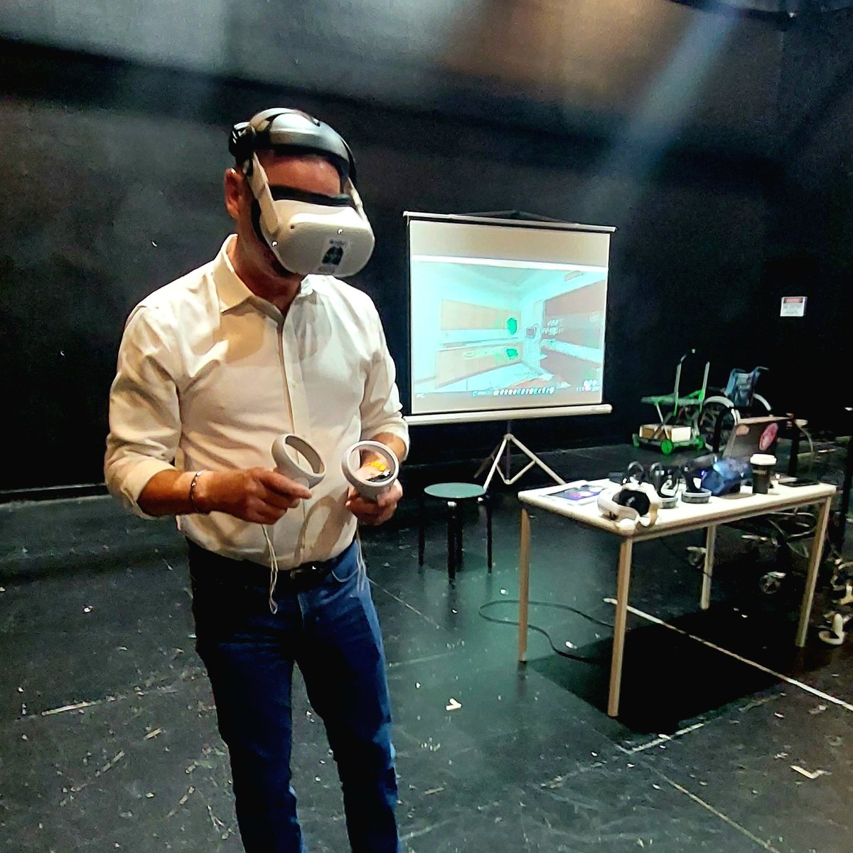 Lorraine Fields (@lane_fields21) on Twitter photo Test driving the future & getting our VR on. Nursing & the final frontier! #simulation #nursing <a href="/UoWnursing/">UOW School of Nursing</a> <a href="/JohnRihari/">Dr. John Rihari-Thomas</a> <a href="/salamonson/">Yenna Salamonson</a> <a href="/CatMStephen/">Catherine Stephen</a> Test driving the future & getting our VR on. Nursing & the final frontier! #simulation #nursing <a href="/UoWnursing/">UOW School of Nursing</a> <a href="/JohnRihari/">Dr. John Rihari-Thomas</a> <a href="/salamonson/">Yenna Salamonson</a> <a href="/CatMStephen/">Catherine Stephen</a>