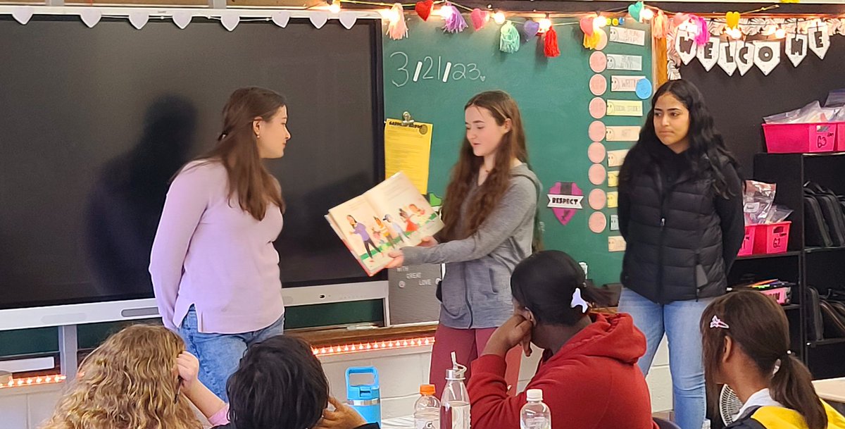 bshs_athletics's tweet photo. A great day of giving back as members of the varsity girls BB team travel to @GardinerManorES and spend time reading to the students and answering their questions. #makingadiffernce @BayShoreSchools @SectXISuffolk @Greater_LI https://t.co/LidFXB0EvO