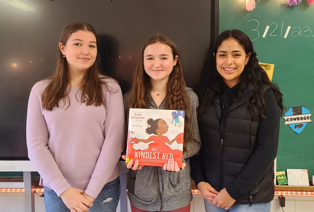 bshs_athletics's tweet photo. A great day of giving back as members of the varsity girls BB team travel to @GardinerManorES and spend time reading to the students and answering their questions. #makingadiffernce @BayShoreSchools @SectXISuffolk @Greater_LI https://t.co/LidFXB0EvO