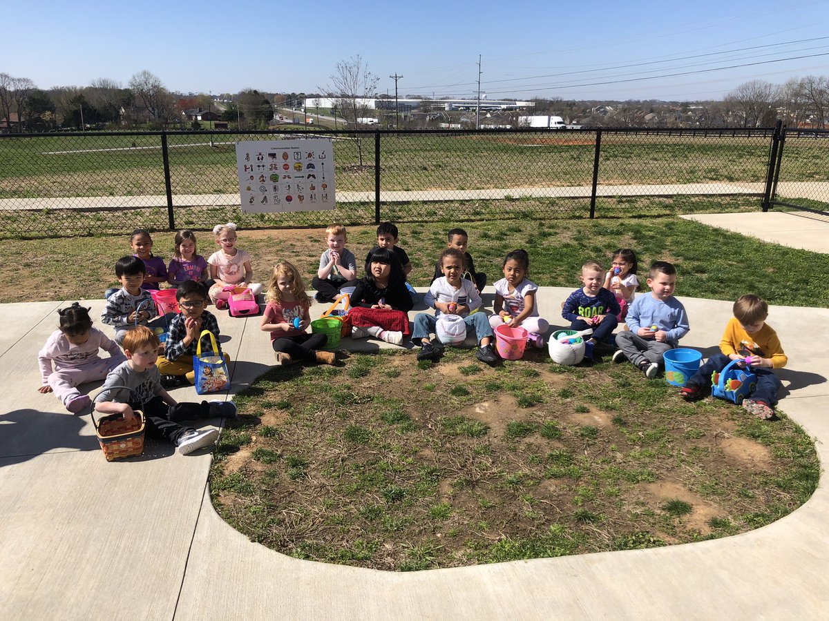 KrystalHandley's tweet photo. We had a great egg hunt before Recess today. We had two sweet 6th graders come and hide them. https://t.co/wfTi6xBlPq