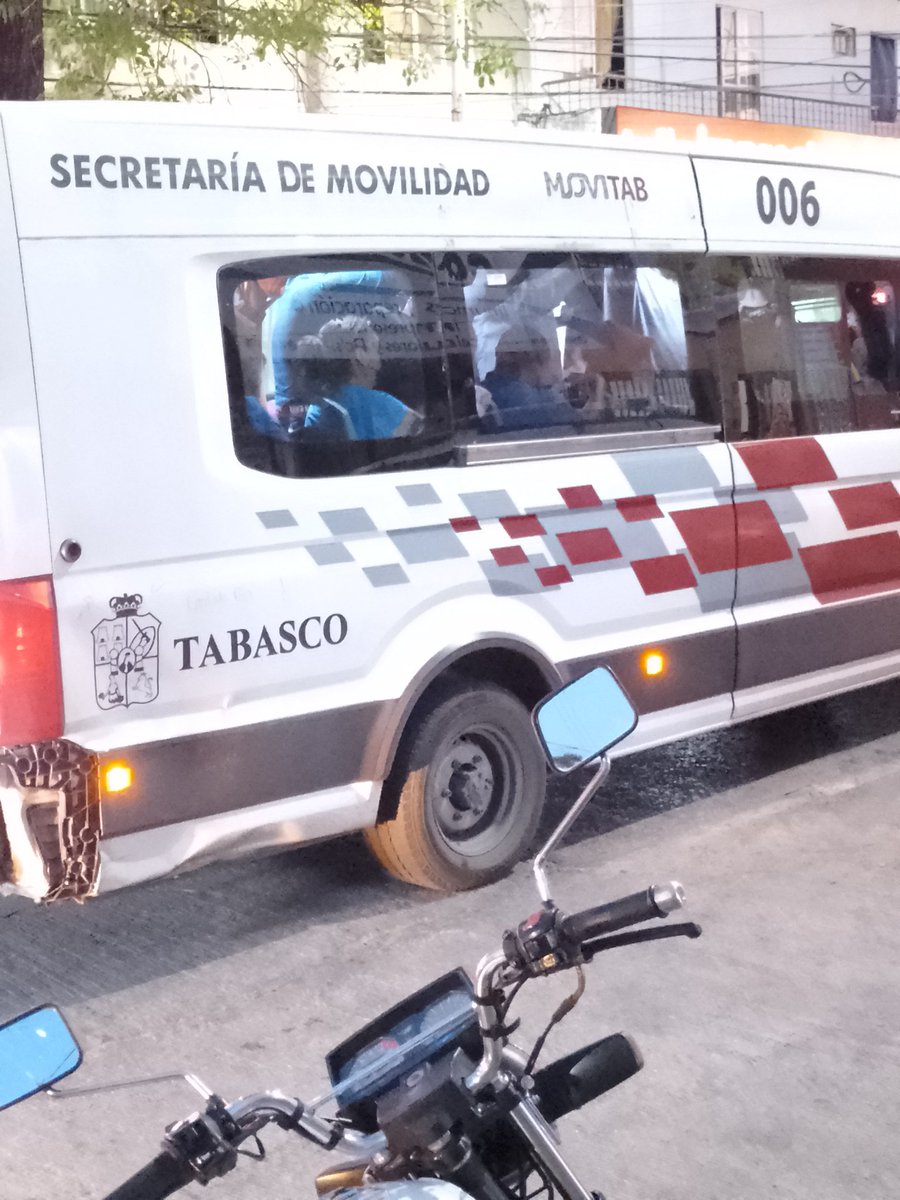 mapavhsa's tweet photo. Una pregunta: Por qué @semovitabasco y @JulissaRiveroll permiten que en la ruta de 27 de febrero las unidades vayan super saturadas de personas. @MoviLabVhsa. Por qué no ponen más unidades . @ChuySibilla hasta que no haya un accidente fatal no harán nada. https://t.co/JfEwAeHjyX