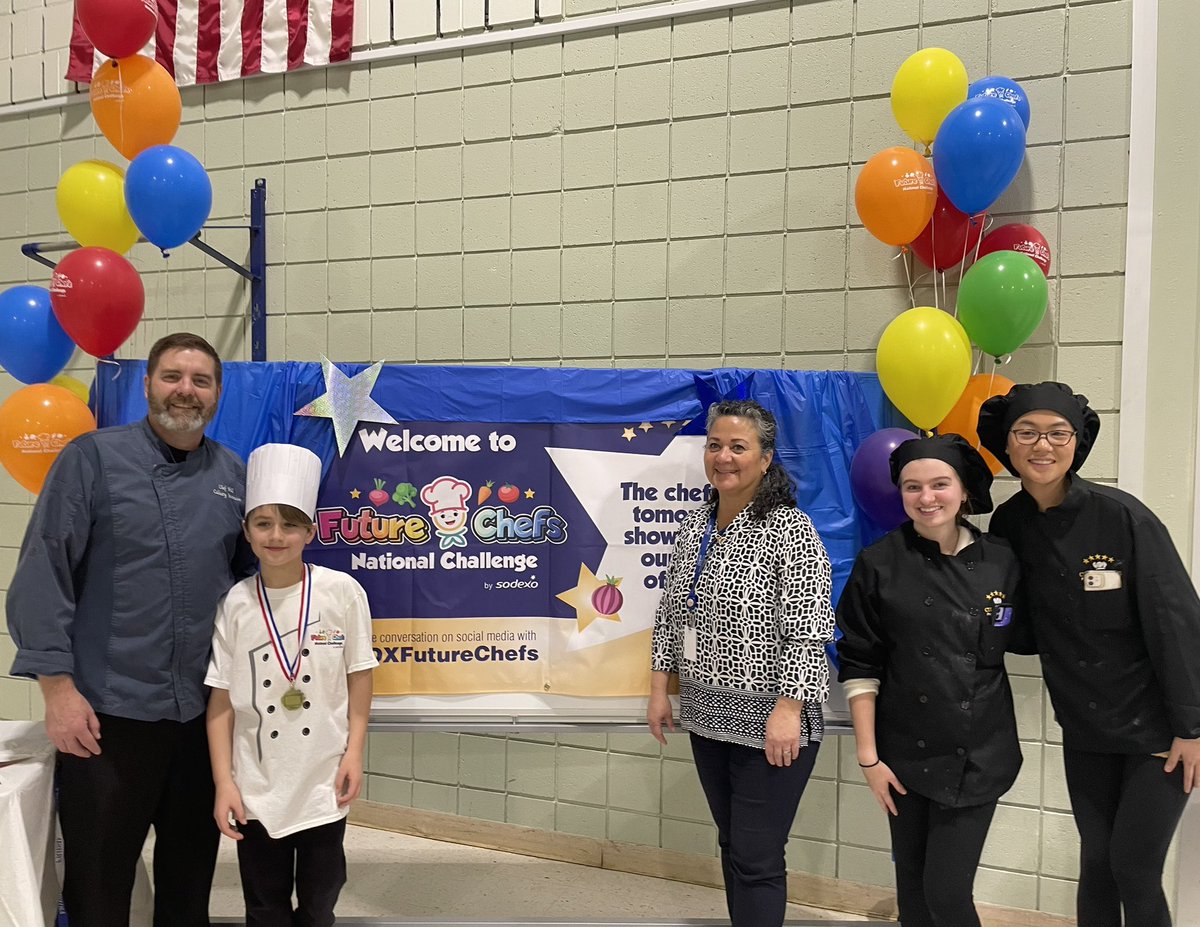 5starcafeFHS's tweet image. Congratulations all of the participants of the Future Chefs Challenge! Thank you @sodexoUSA for asking us to give a helping hand, and we hope to see these young chefs in our culinary program in the future! #frhsd #littlechefs #cte #skillsusa #futurechefs #freeholdfamily