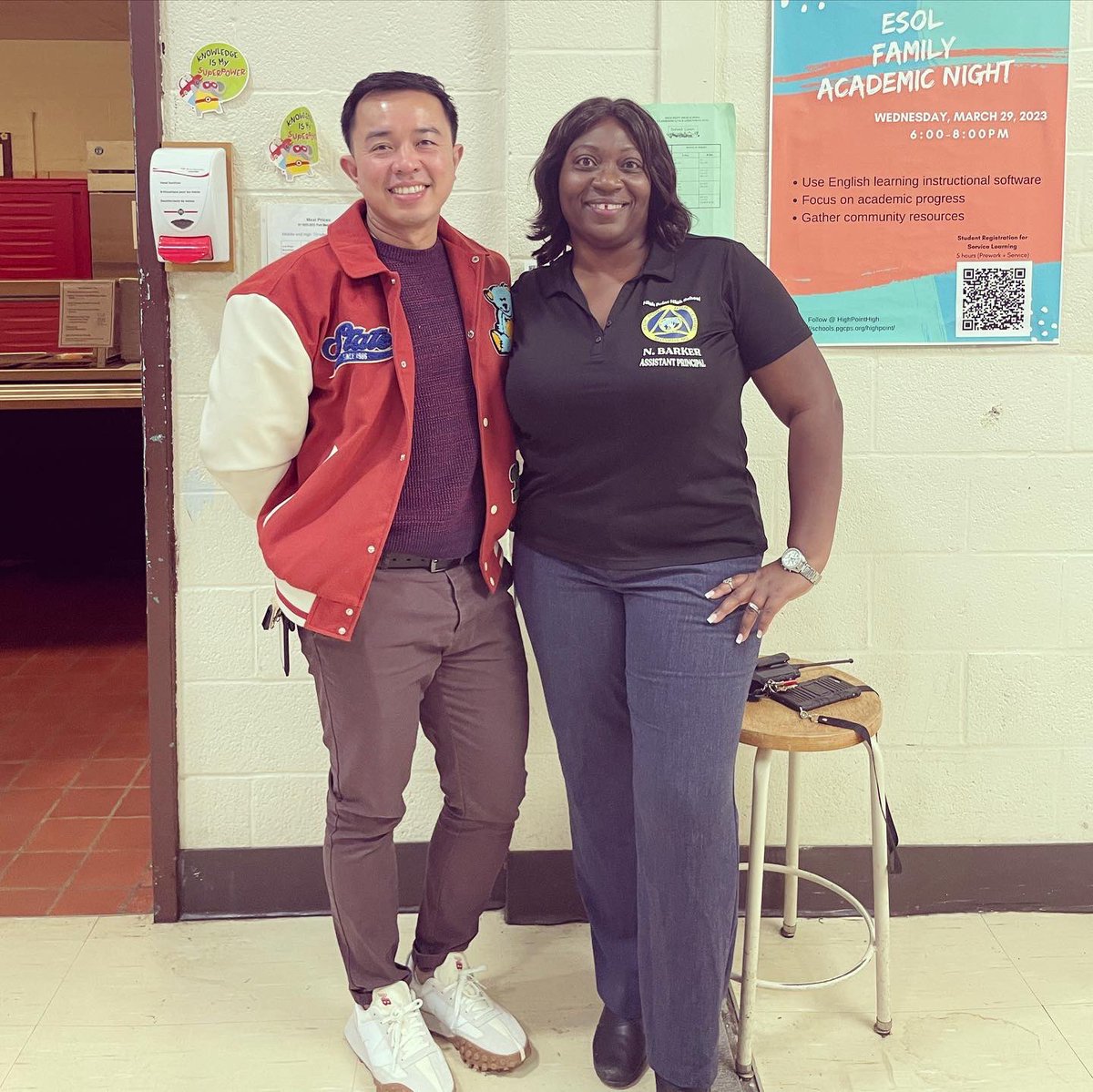 teach2dfuture's tweet photo. National Assistant Principals Week is April 3-7, 2023. Asst. Principals play a significant role in the overall academic achievement of students &amp; the success of every school. In honor of NAPW, our school principal, honored us early. Thank you for the sweet treats. @pgcps 💛💙 https://t.co/mwnA5N664o