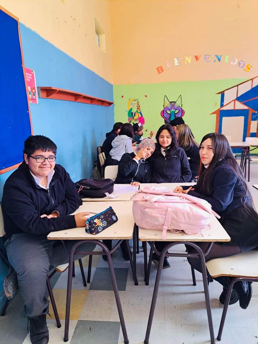 INSAT_VALD's tweet photo. Hoy los insatin@s tuvieron una Jornada de análisis y reflexión del PEI (Proyecto Educativo Institucional), junto a sus profesores, revisaron y analizaron el proyecto, recogiendo las opiniones de tod@s l@s estudiantes. @Carla_Amtmann
@JuanPabloGerter @seremieducrios  @daemvaldivia https://t.co/TEcRYx2BZl