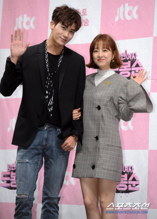 #ParkHyungsik and #ParkBoYoung will make a special appearance on 'Strong Woman Dong Bong Soon' sequel drama #StrongWomanGangNamSoon (#LeeYooMi) 

They have already finished their filming, the drama will air on the 1st half of the year!