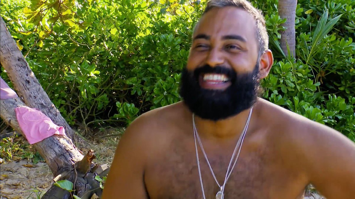 suRYvor's tweet photo. When you clock a fake idol and call it out in front of everyone Yam Yam KING 👑 #Survivor #Survivor44 https://t.co/6Dm9pmzzNy
