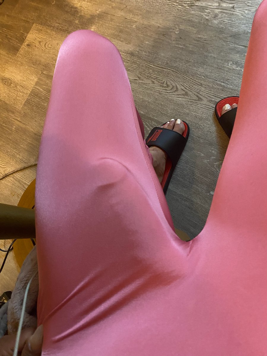 Tskittyhung2011's tweet photo. Horny as fuck #NSFW #kittyhung #pervy #nolimits https://t.co/eQQ22sGKgz