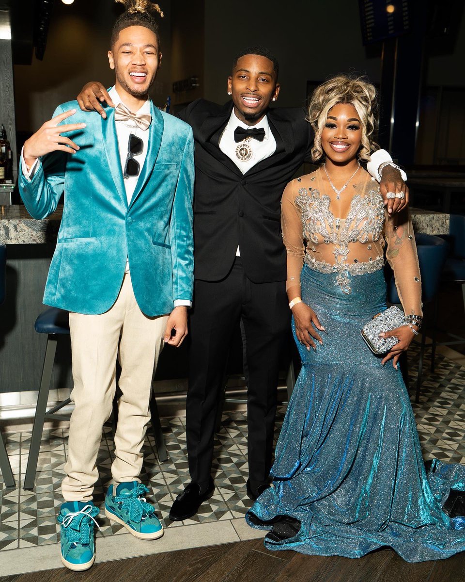 Funnymike's tweet photo. BadkidProm was lit 🔥🔥🔥🔥🔥🔥 https://t.co/Y4HIzZMkOK