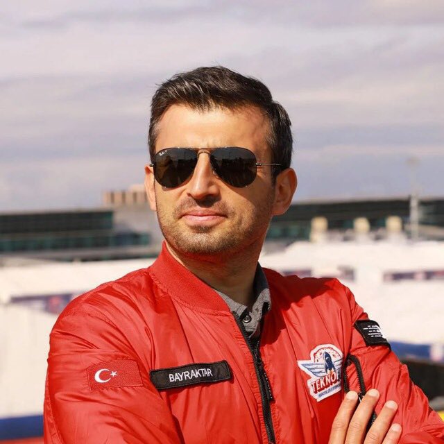 Yıllarca bize CHP’yi vatansever bir parti, Sezen Aksu, Tarkan, Cem Yılmaz, Gökhan gibilerinide sanatçı diye yutturdular.. 

Bunların hepsini topla, böl, çıkar bir Selçuk Bayraktar etmez.