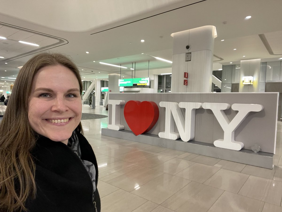 predaina's tweet photo. Excited to attend the 2023 #CatalystAwards co-hosted by @northropgrumman CEO Kathy Warden. I’m ready to collaborate and celebrate with fellow advocates of diversity, equity, and inclusion while representing my @CatalystInc award winning company with pride. #AcceleratingEquity https://t.co/aCR1s9gDs9