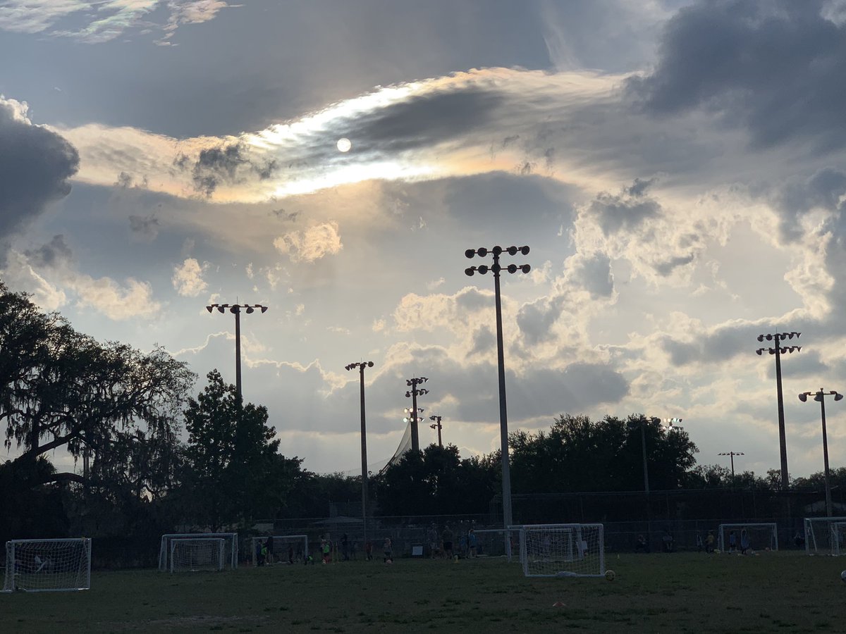 ReneD79's tweet photo. @PaulFox13 here’s an interesting pic I took an my sons soccer practice in Fishhawk tonight, looks like a snakes tail. https://t.co/xeMwSrBiQ5
