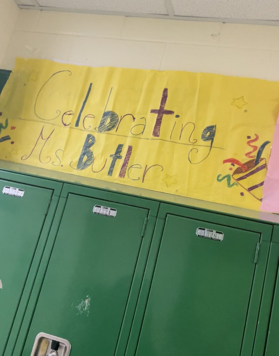 MrsCFButler's tweet photo. Our 7th graders made me tear up today by posting messages to me in our hallway! Their thoughts & appreciation mean so much! Its been a year and we still have a quarter to go! 💚💛#InnerState24 #Grateful https://t.co/biY8i6S4Hi