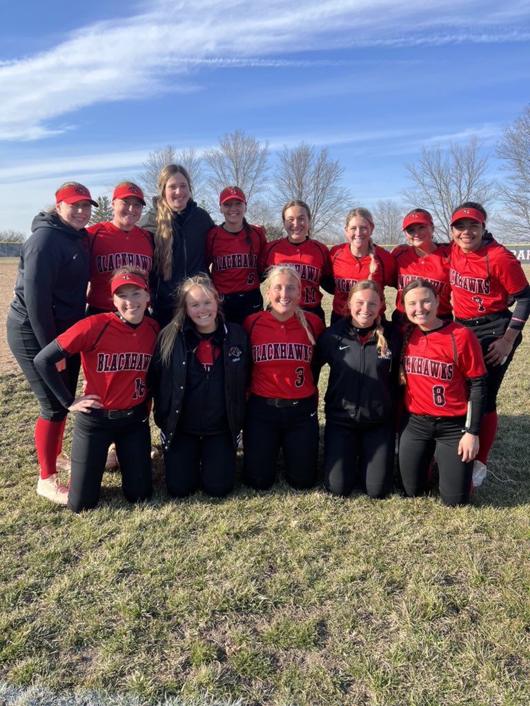 SCCBlackhawkSB's tweet photo. SCC Softball with a double header SWEEP over Southwestern CC 3-1 and 11-2(5innings). Reed, Kisbel and Norton all with home runs! SCC had 19 hits on the day in the two games! Great way to start region play! GO BLACKHAWKS! #SCCSoftball #wearefamily https://t.co/YGbTidIXn0