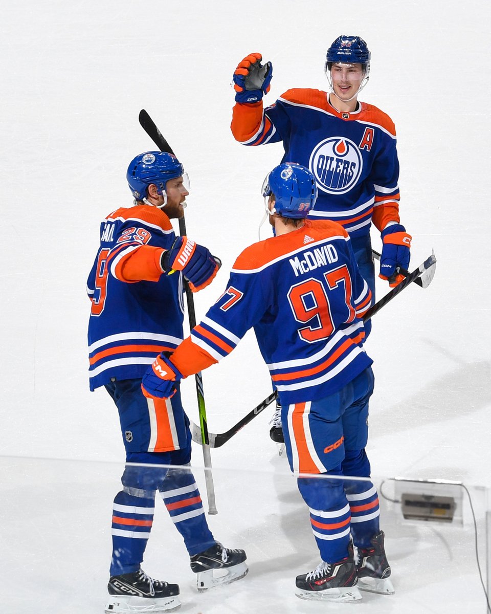 EdmontonOilers's tweet photo. #SportsnetStat📊 The #Oilers are the first @NHL team to have three players with 60+ assists in a single season (McDavid, Draisaitl & Nugent-Hopkins) since the Pittsburgh Penguins in 1995-96 (Lemieux, Francis & Jagr).
@Sportsnet | #LetsGoOilers https://t.co/DzWQ2HJud0