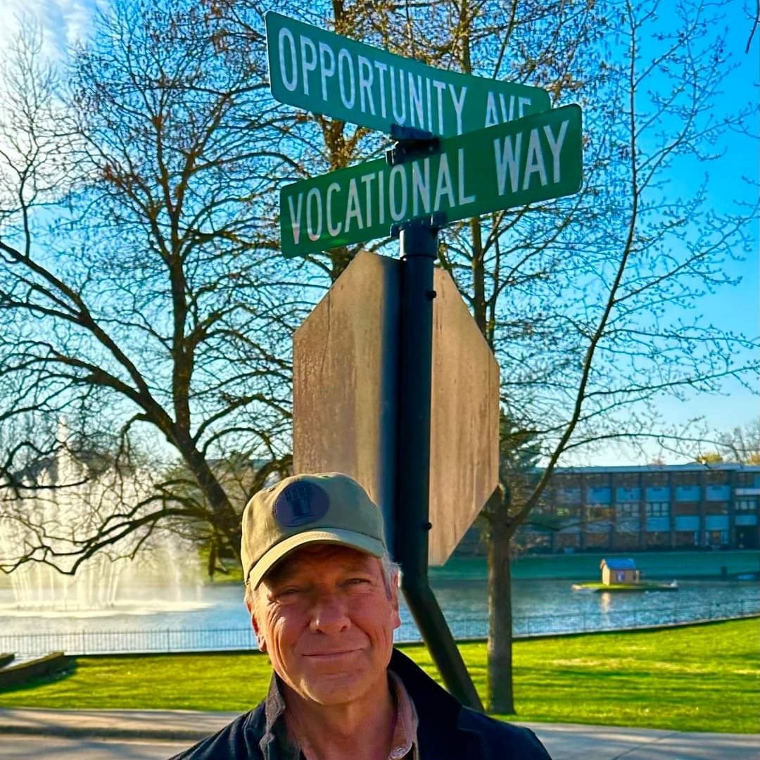 At the Crossroads of Opportunity and Vocation
mikeroweworks.org/scholarship/