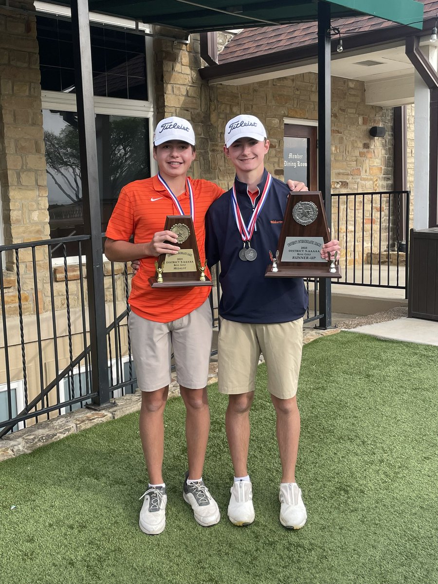 maxton_brown's tweet photo. Finished 2nd in districts shooting 69-78, both teams played good and are advancing to regionals! Congratulations to @lukecolton22 with another win https://t.co/f6EW0ow4pu
