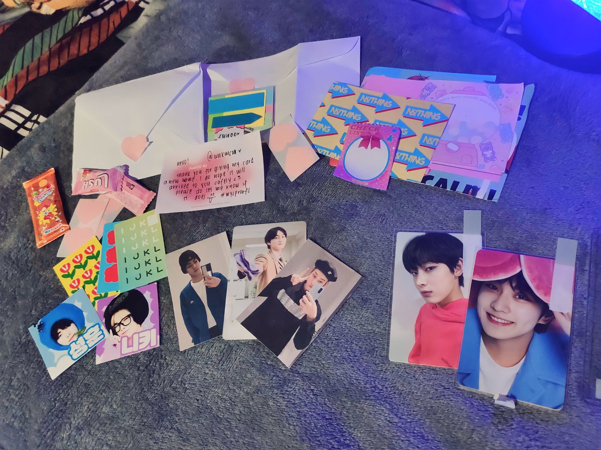 jigglypuff__een's tweet photo. 💕💌#eeniemails || #wysproofs 

Umuwi na ang mga bebe na yan and they arrived home the safest  as they could be! ( ꈍᴗꈍ) Thank u po saur much, @wnkmsn sa smooth transaction at sa sobrang daming freebies! Super appriciate it~ 

Grabe yung sparks! (ﾉ◕ヮ◕)ﾉ*.✧✧◝(⁰▿⁰)◜✧ https://t.co/cJ1mnf1WOB