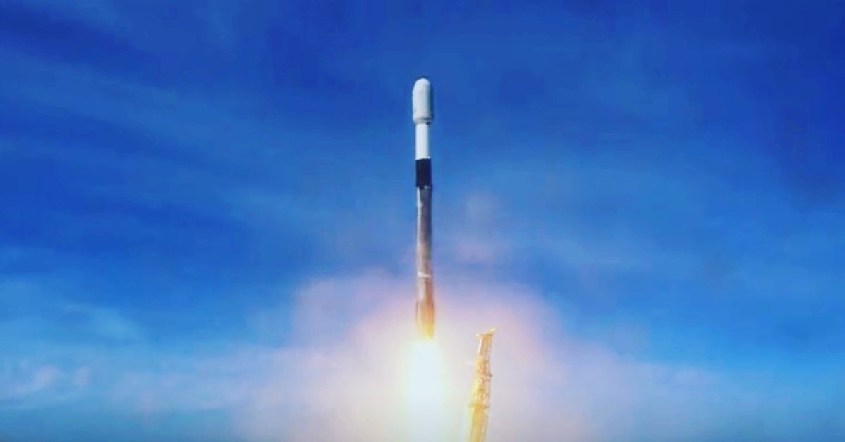 KcluNewsLance's tweet photo. This could be the scene Friday in Santa Barbara County!  SpaceX is set to launch a Falcon 9 rocket from Vandenberg Space Force Base at 7:29 a.m., carrying 10 military satellites into a low-earth orbit. #spacex #falcon9 #lompoc #santabarbaracounty #spacedevelopmentagency https://t.co/NlfQNMhY1t