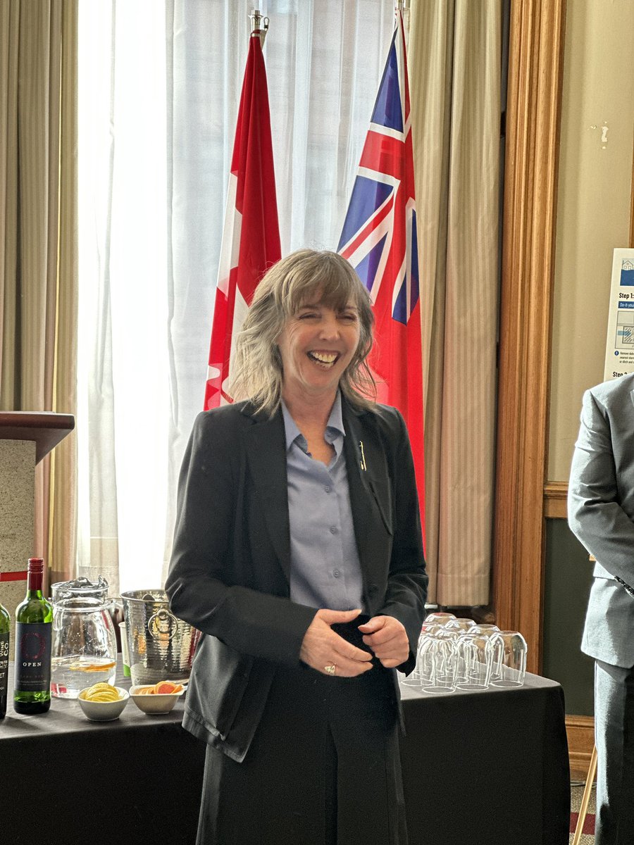 jasoncarvalhoHQ's tweet photo. Congrats @marymargaretbey - introducing #Bill56 tonight at Queens Park. MMM is one of those rare politicians who truly, authentically champions a cause (the environment 🌳)& courageously is also the voice of pragmatism on behalf of the electorate.
#DoNotGoGentleIntoThatGoodNight https://t.co/HdIiobE1mx