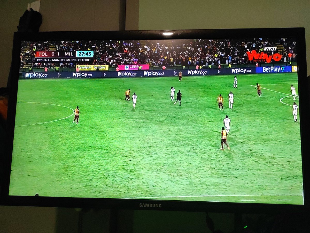 jose2000l's tweet photo. Oiga que potrero esa cancha en #Ibagué está mejor la del barrio. #Millonarios #LALIGAxWIN https://t.co/ANFI0k5fW4