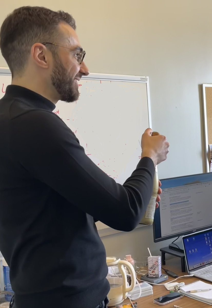 jchen_lab's tweet photo. Congratulations to the newly minted Dr. Malile (@BrioMali)! 🎉🥳He was the first to step into my (then empty) lab, helped realize many research ideas and has been with me through the good and difficult times. I’m so happy and proud to see the growth of a well rounded scientist! https://t.co/n3JpcPZzSg