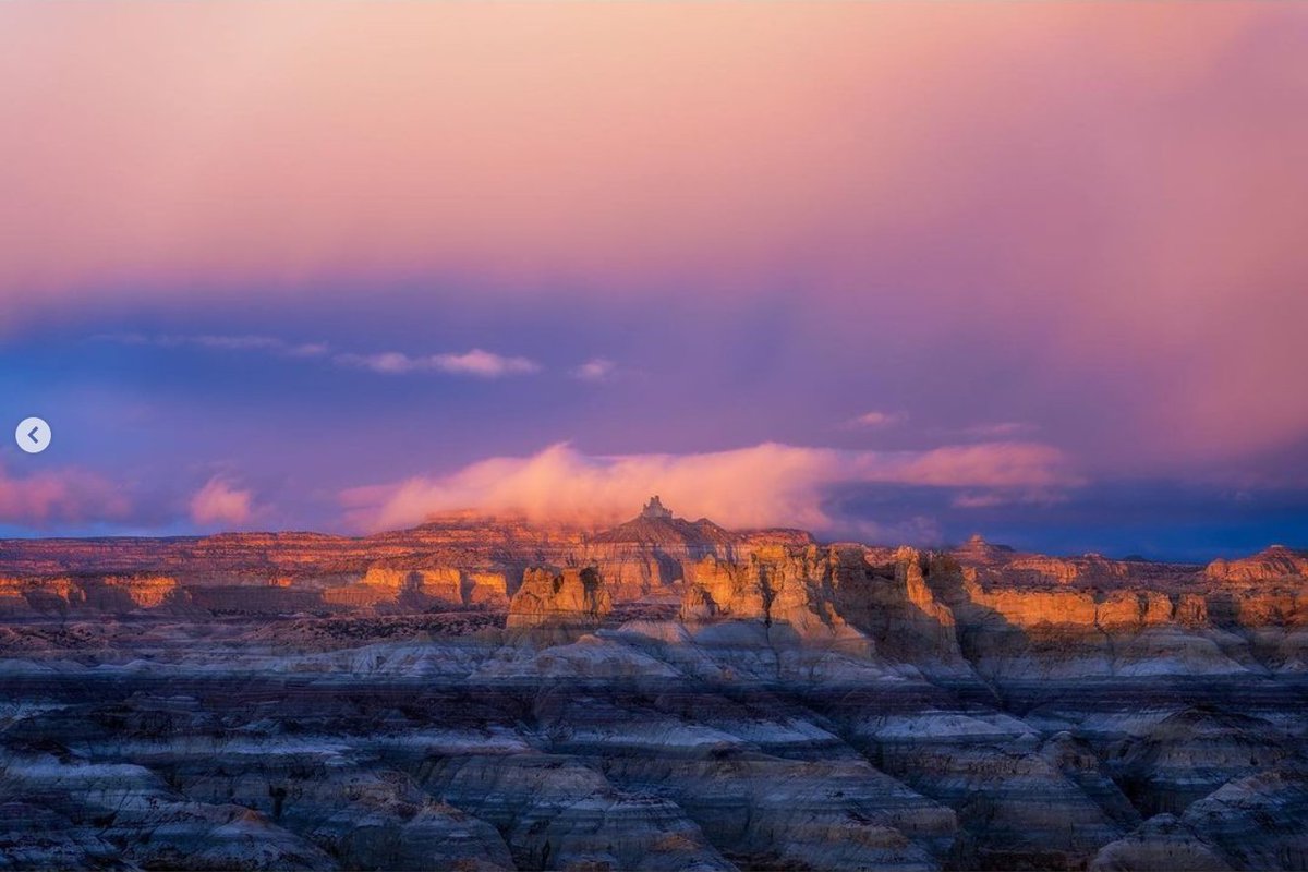 After a day full of clouds and rain, the sun came out just in time for #sunset. 🏜️🌤️

#ChurchRock #Gallup #VisitGallup #NewMexico #daytrip #roadtrip #MomentofZen